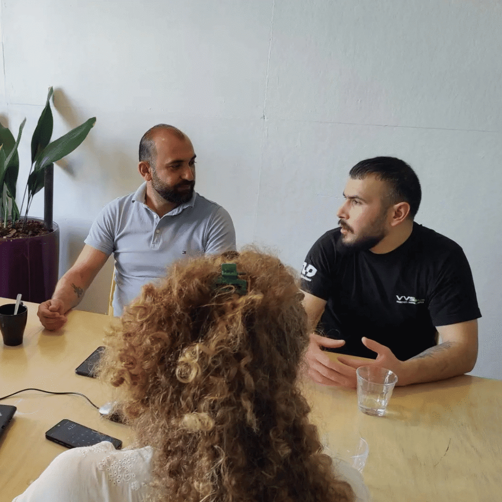 Finklusive talking to customers